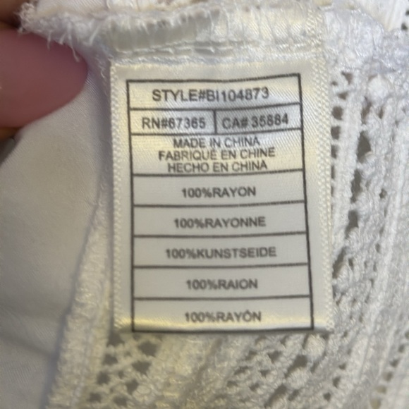 BB Dakota White Relaxed Ruffled Blouse with Short Sleeves - Picture 6 of 7